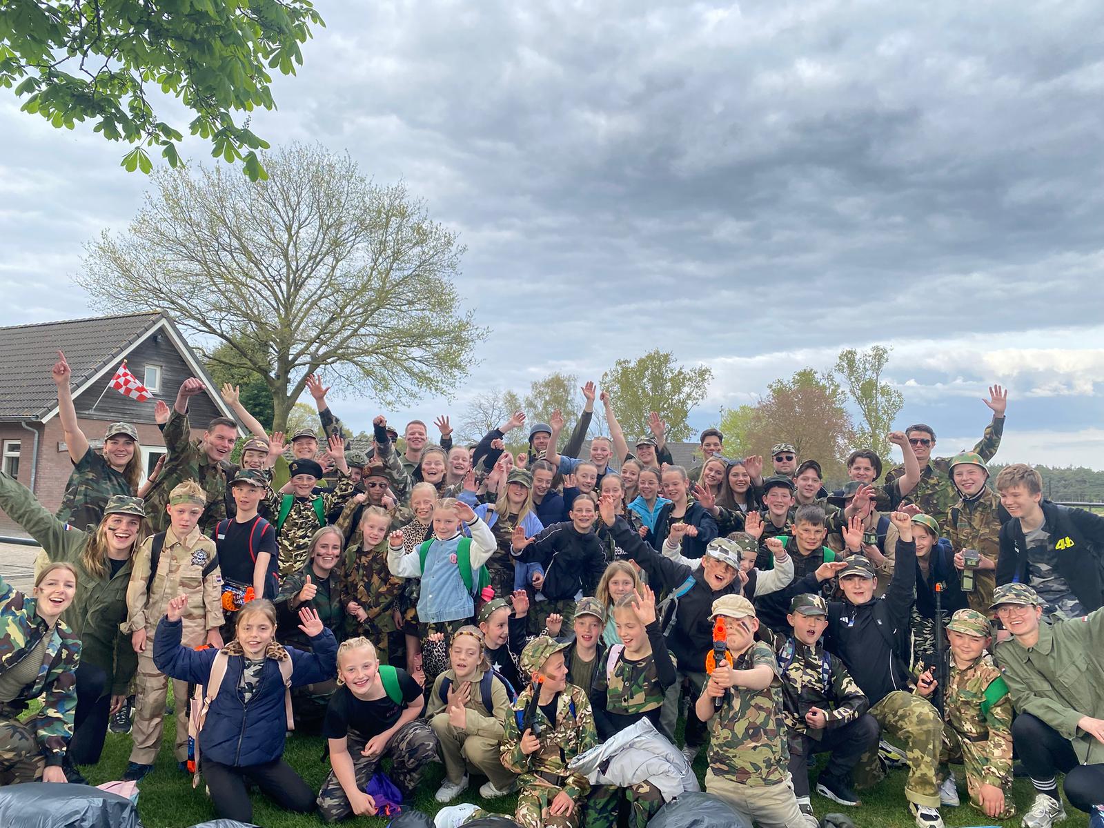 Met Dijkvogels jeugd op legerkamp!